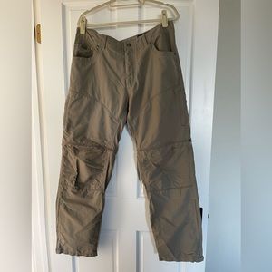 Mens KUHL pant size 36 x 32. Khaki. Zips off to make into shorts.